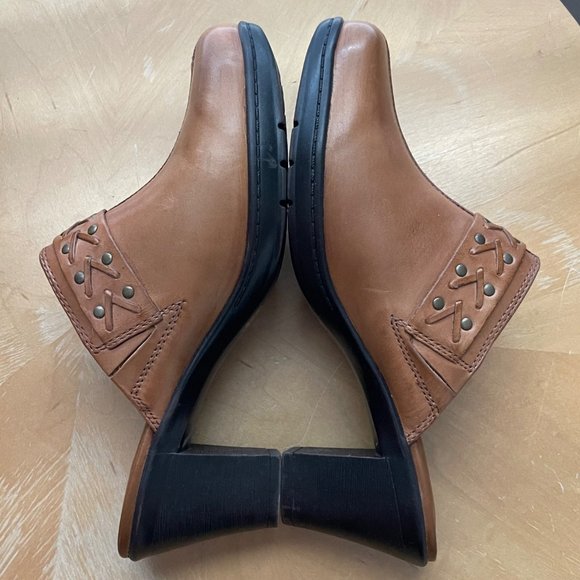 Clarks Bendables Sz 7.5 Brown Mules Mirabelle Holly Leather Studded Buckle Clogs - Picture 5 of 9